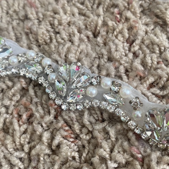 Worn Once Rhinestone and Pearl Tie Belt - Picture 2 of 4